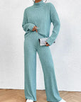 Alice - Gestrickte Hose und Rollkragenpullover