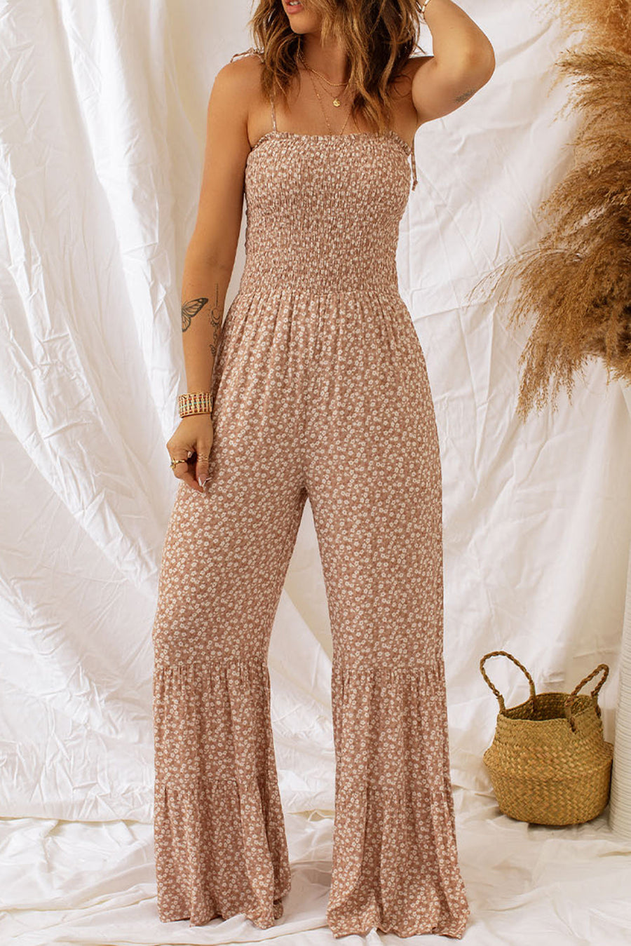 PENELOPE - Floraler Spaghettiträger-Smocking-Jumpsuit mit weitem Bein